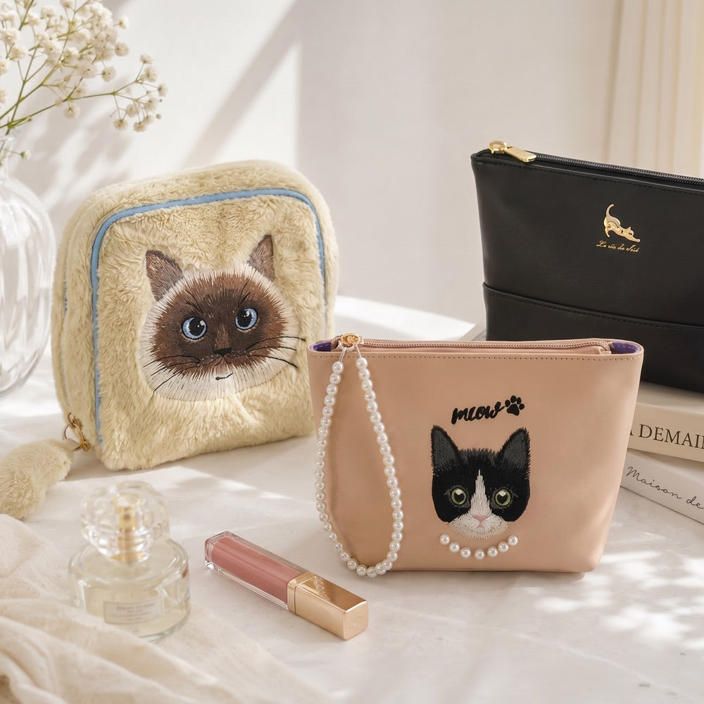 キャットフェイス刺繍舟形ポーチ