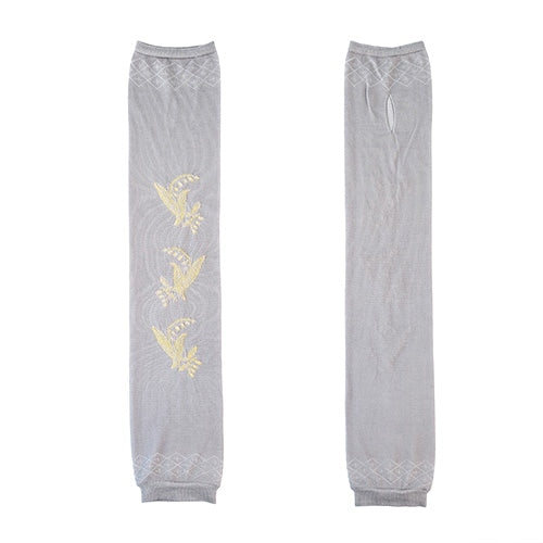 ライトグレー
