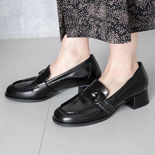【ふわさら】くるみバックルベルトバフ加工ローファー