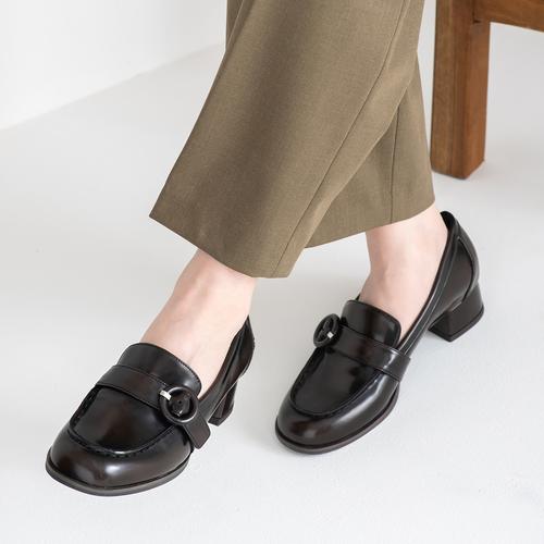 【ふわさら】くるみバックルベルトバフ加工ローファー