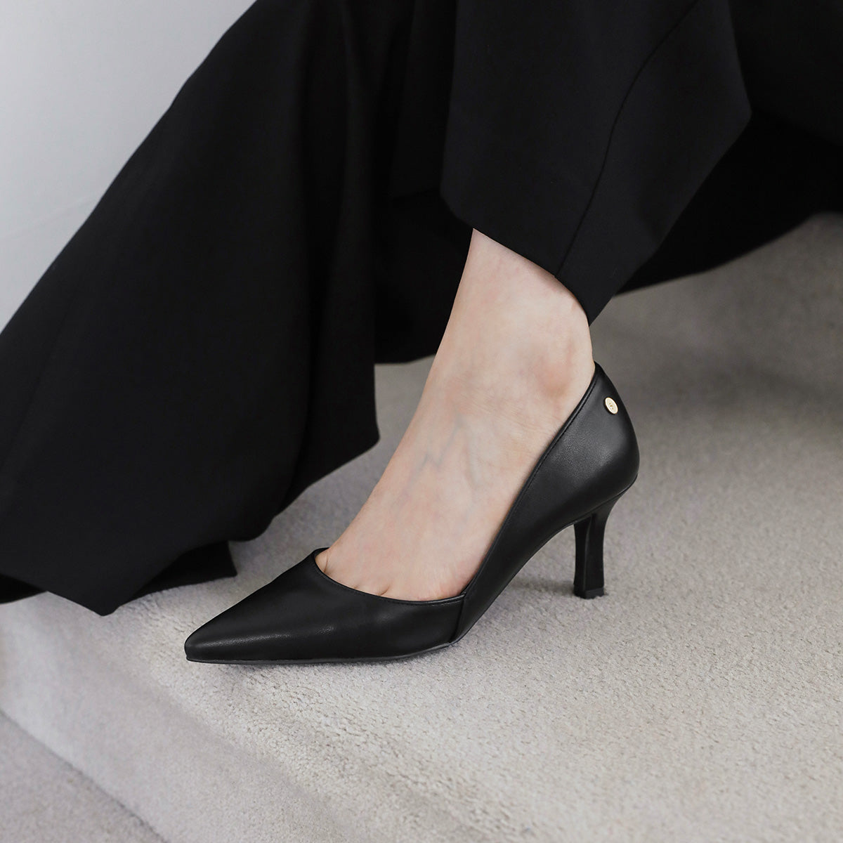 Avinne(アヴィンヌ)ベーシックスティレットヒールパンプス(7cm)