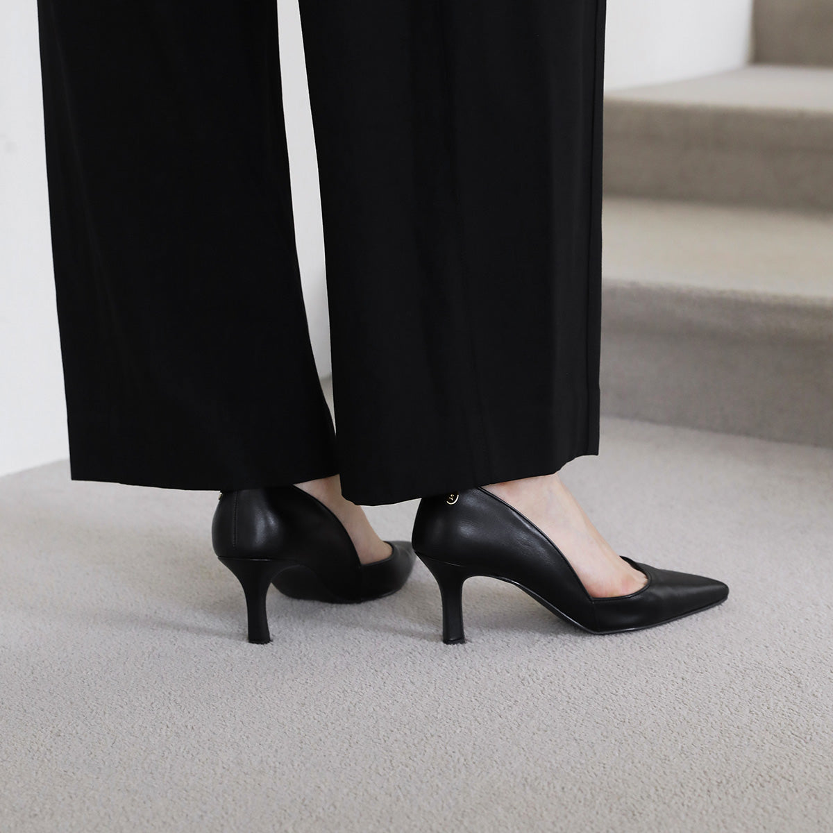 Avinne(アヴィンヌ)ベーシックスティレットヒールパンプス(7cm)