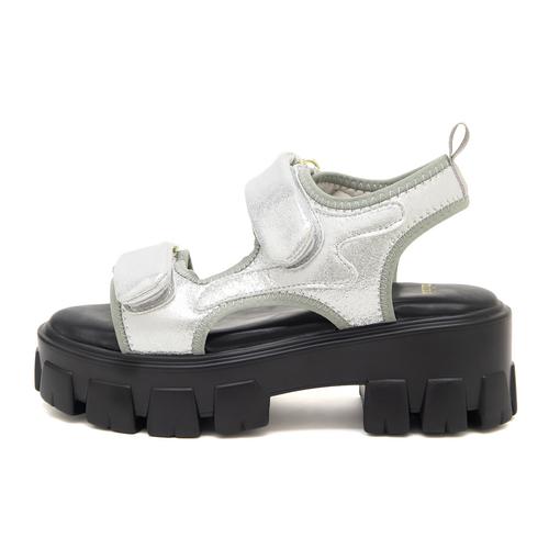 �_�u���x���g�X�|�[�c�T���_��