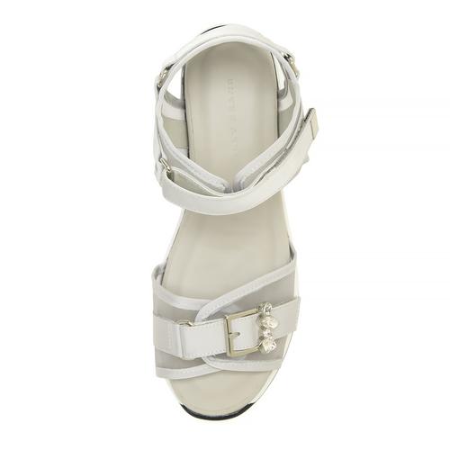 �r�W���[�V�A�[�X�|�[�c�T���_��