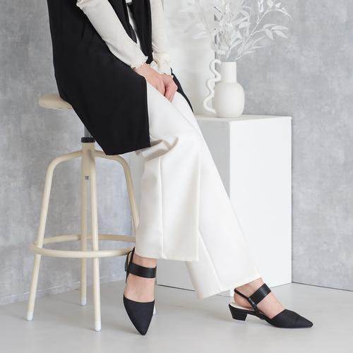 ストレッチバックベルトパンプス