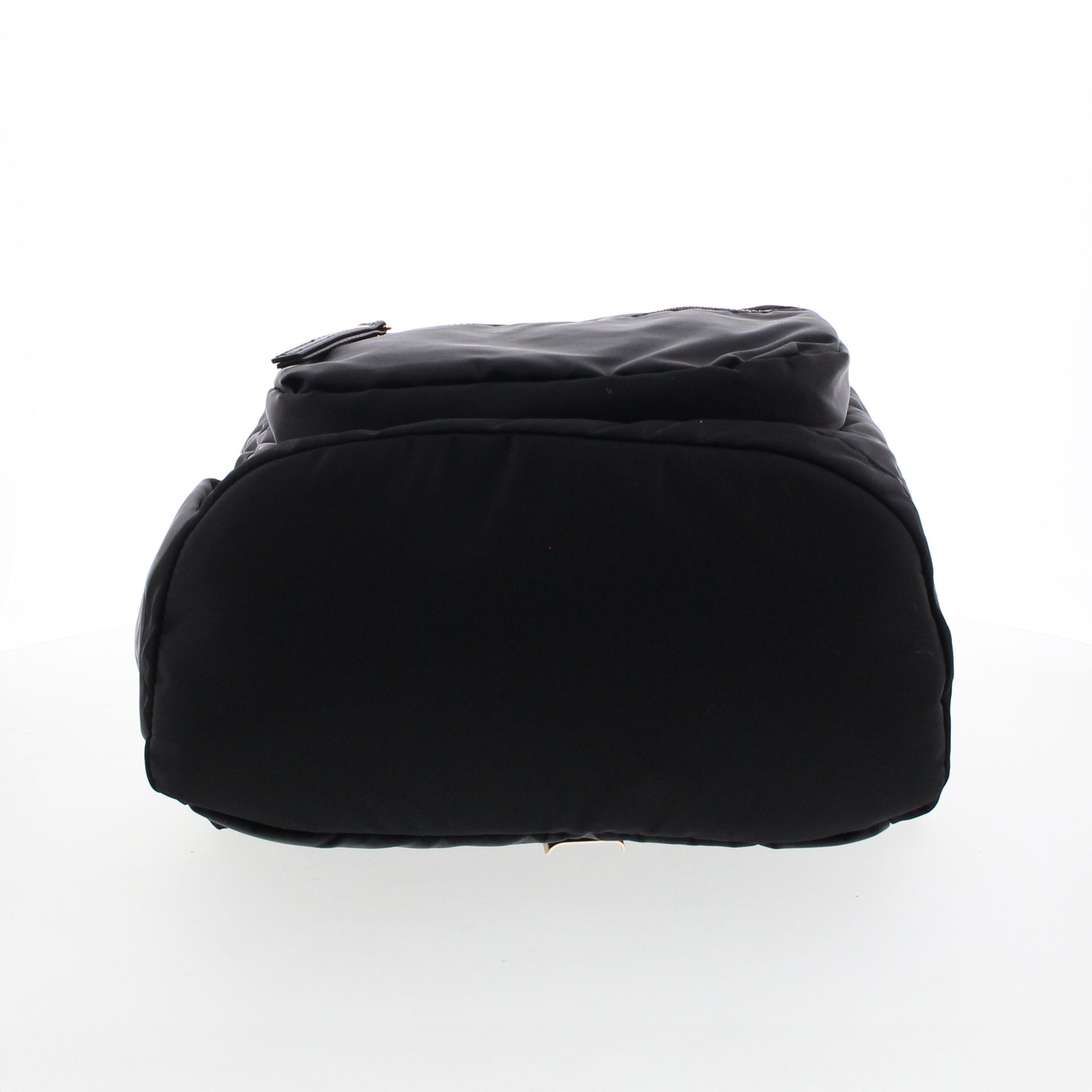 たっぷり収納!13ポケットナイロンリュック