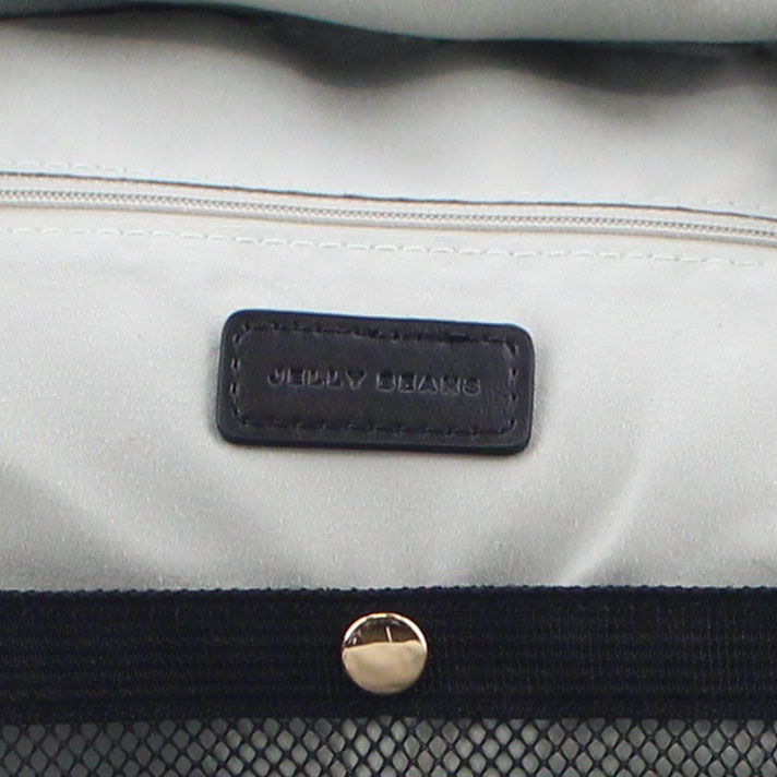 たっぷり収納!13ポケットナイロンリュック