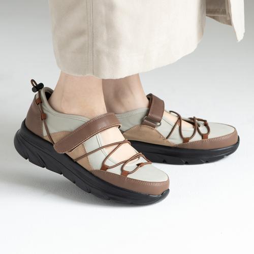 ゴムクロスストラップスニーカー