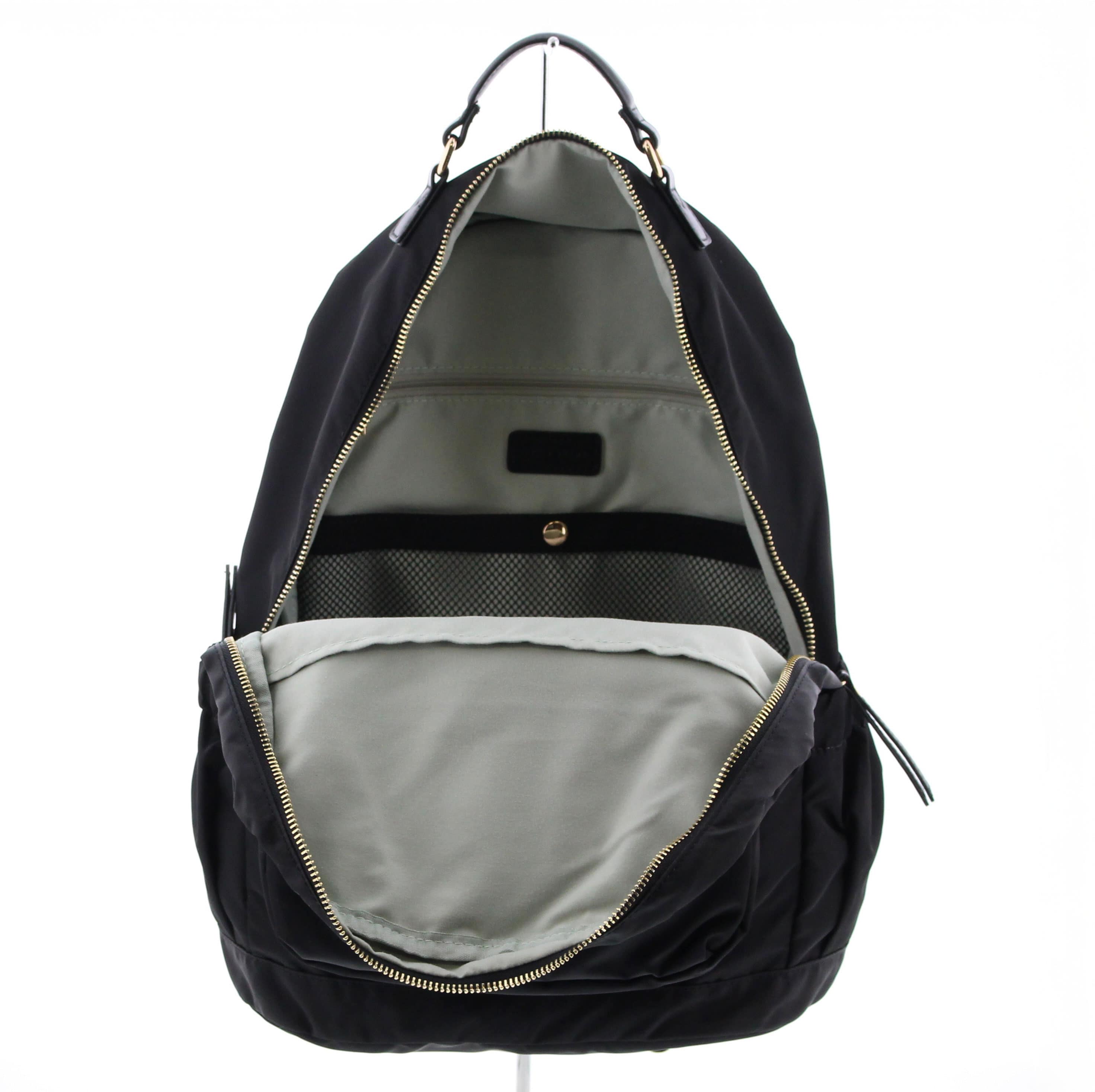 たっぷり収納!13ポケットナイロンリュック