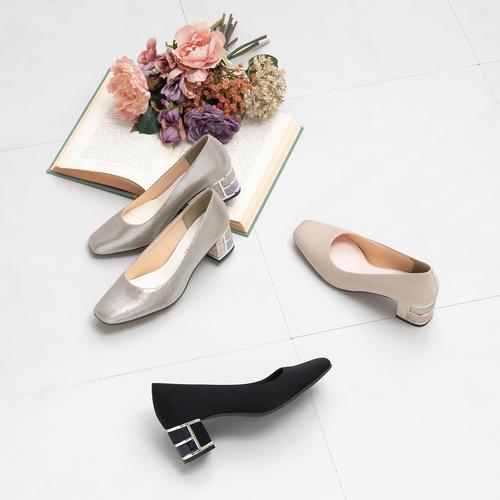 ブロックヒールスクエアトゥプレーンパンプス