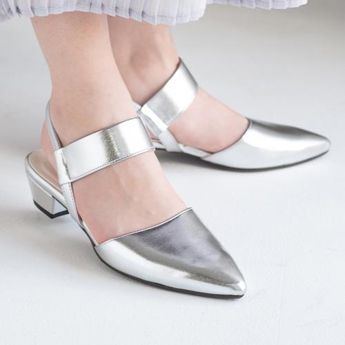 ストレッチバックベルトパンプス