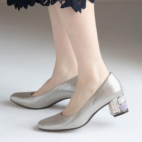 ブロックヒールスクエアトゥプレーンパンプス