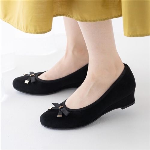 メタルアクセントリボンハーフウエッジパンプス