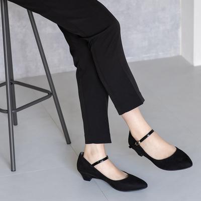 【あったか仕様】ポインテッドストラップパンプス