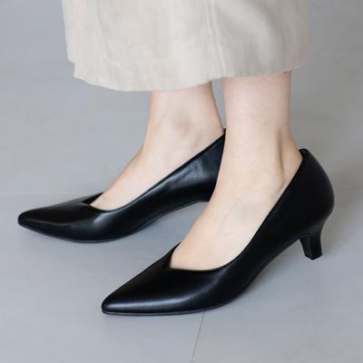 【あったか仕様】ポインテッドVカットプレーンパンプス