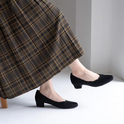 インナーファーVカットパンプス